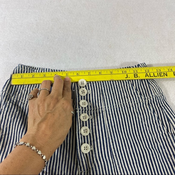Gap Striped Capri pants Cuffed Hem Pockets Cinched adjustable strap sz2 Capris - Picture 9 of 12